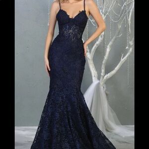 - Ball gown Beutiful in person
